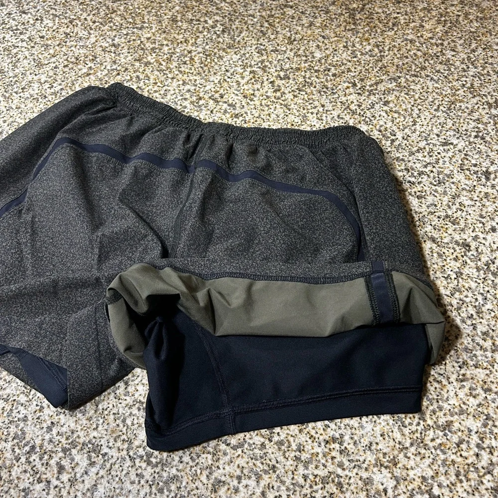 Men’s lulu shorts - Picture 1 of 3